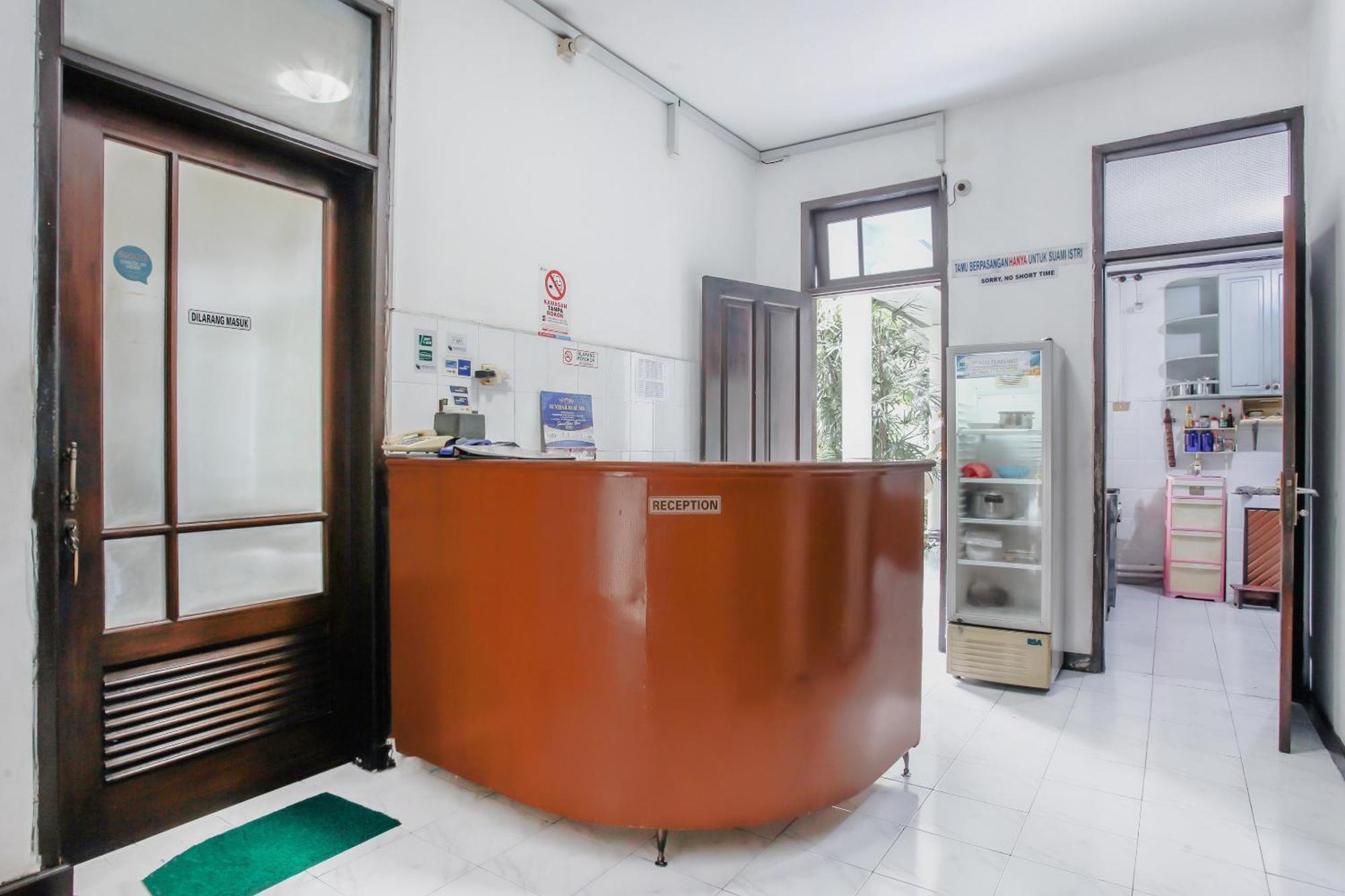 Oyo Life 90091 Wisma Pakuan Syariah Bogor Exterior photo