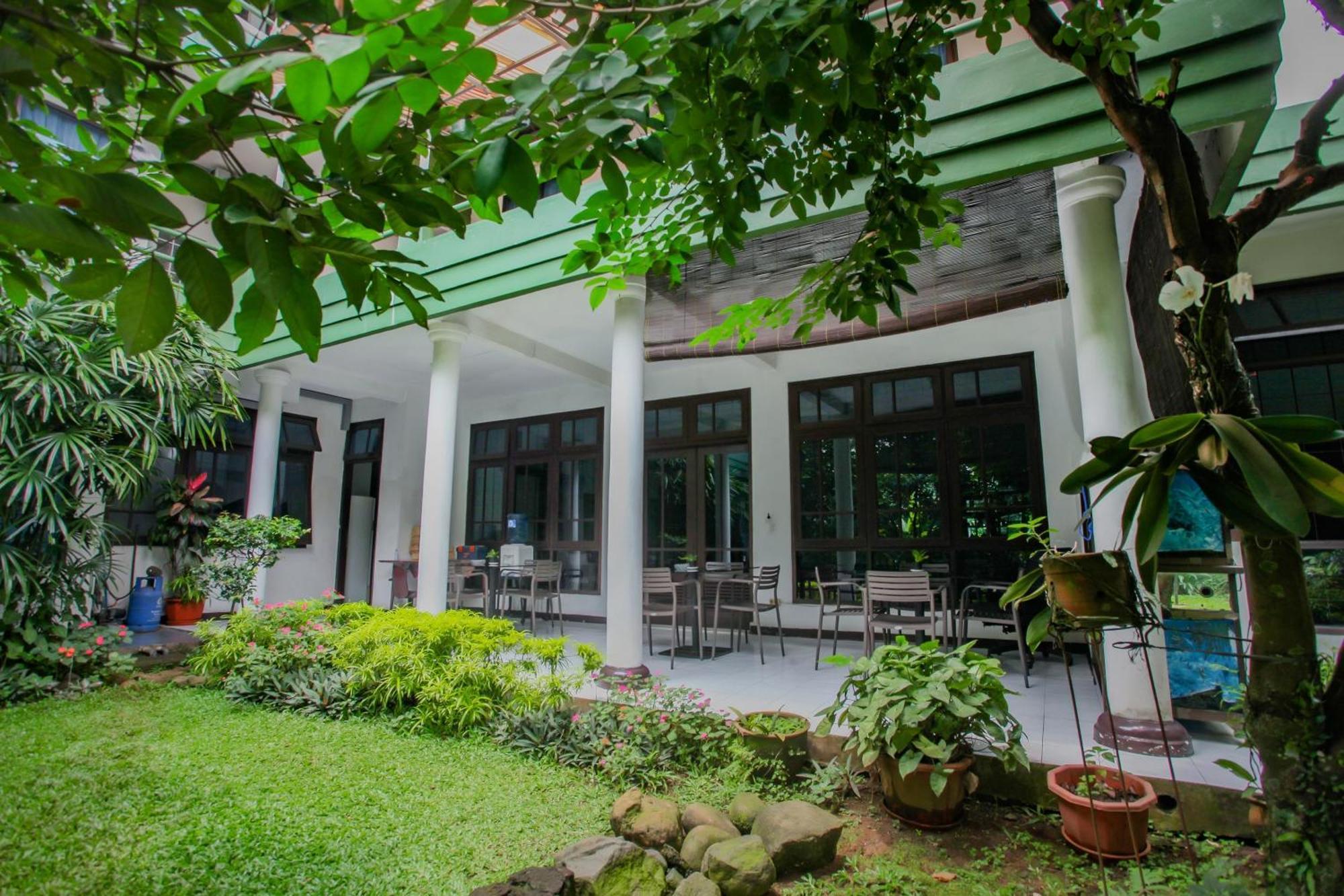 Oyo Life 90091 Wisma Pakuan Syariah Bogor Exterior photo